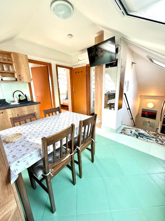 Sunset Gardony Apartman