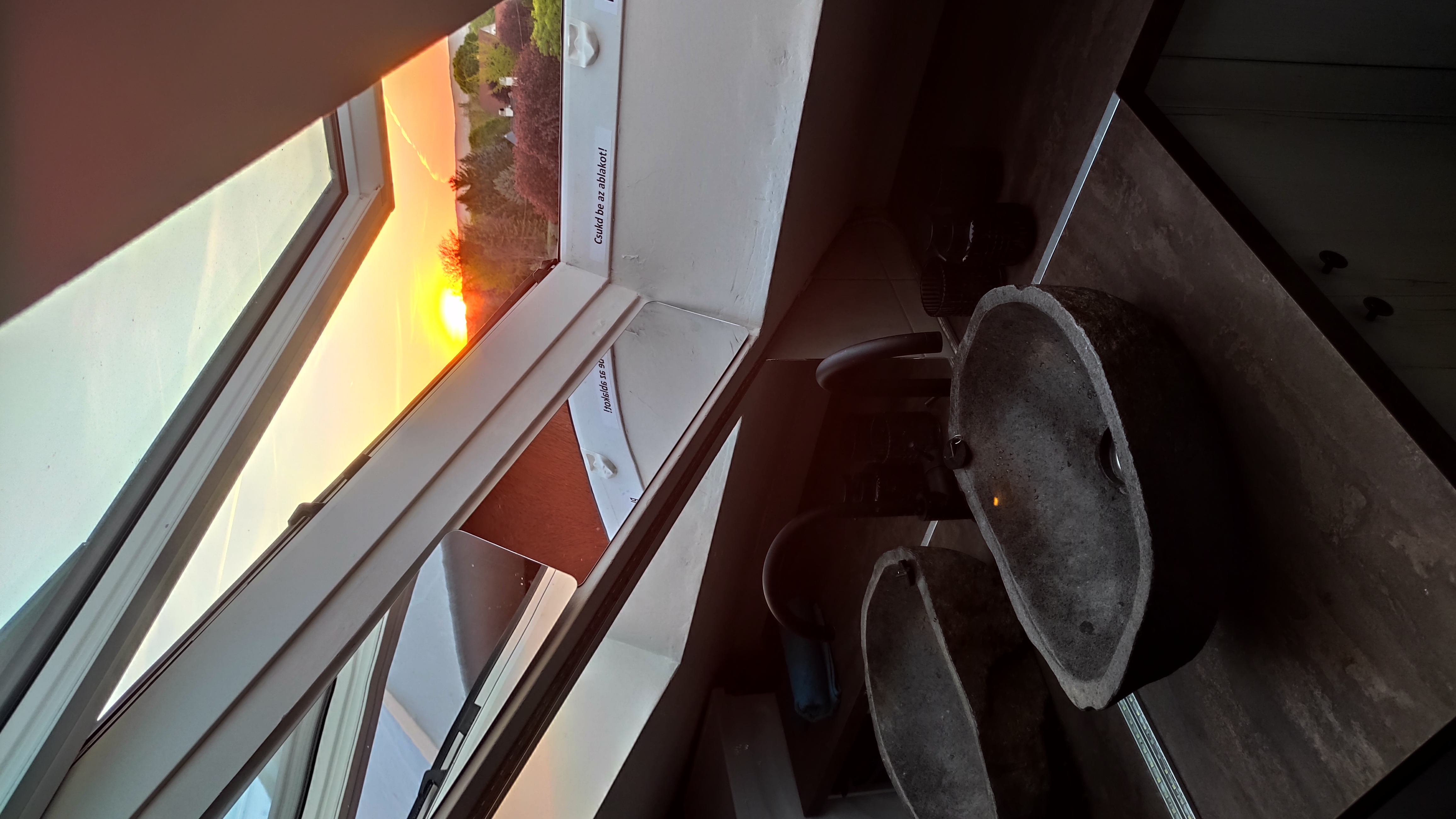 Sunset Gardony Apartman