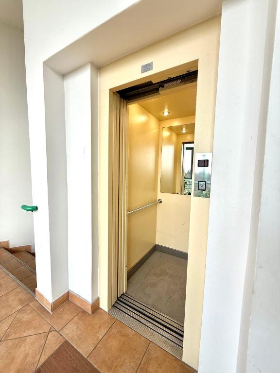 Sunset Gardony Apartman